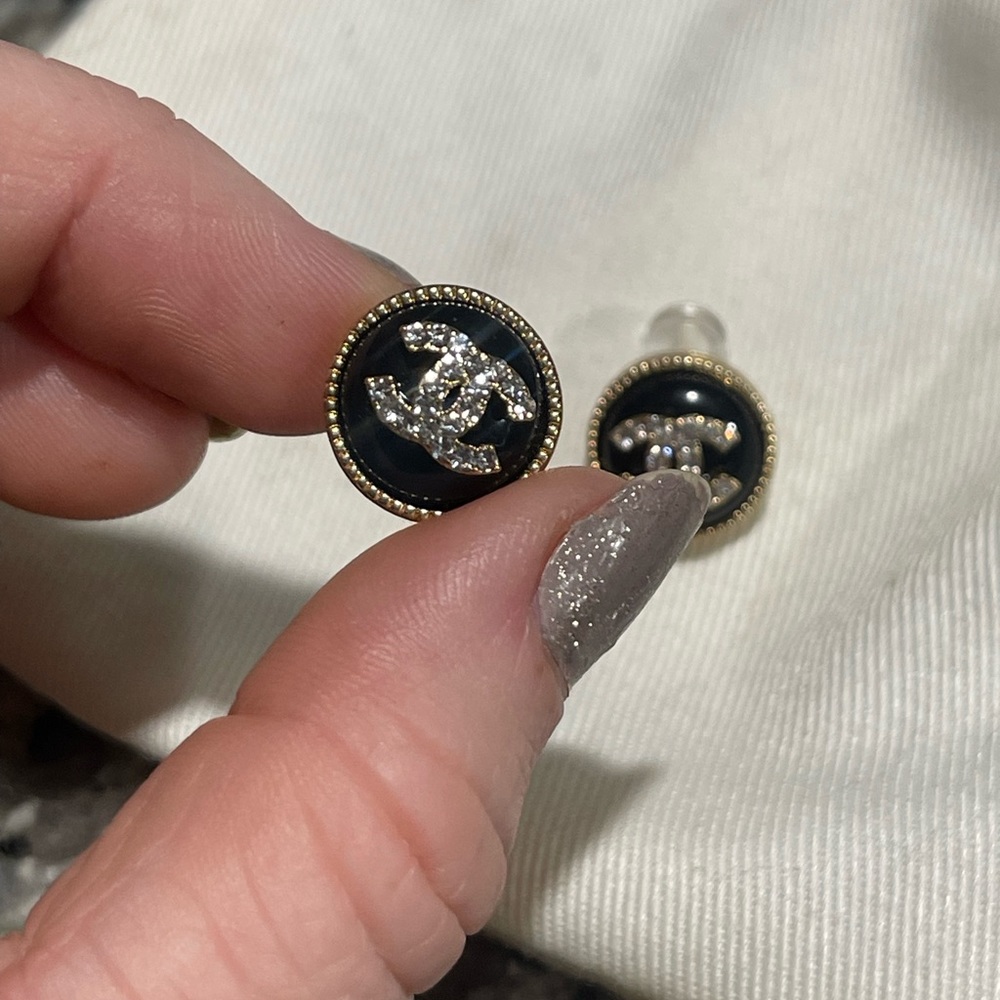 CHANEL Black & Gold Square Enamel ? Women’s Earrings EUC - Picture 5 of 5